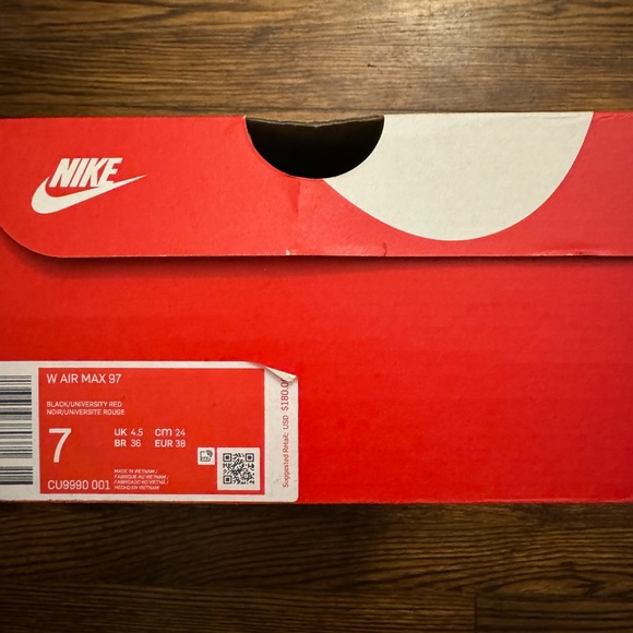 Closet cleaning for the new year! These Nike shoes were only worn once. - Picture 4 of 4